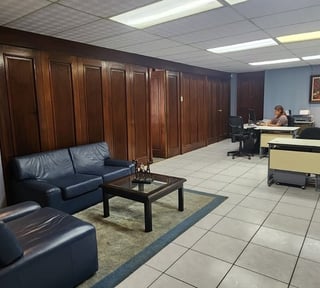 GÉMINIS 10/ OFICINA EN VENTA– ZONA 10