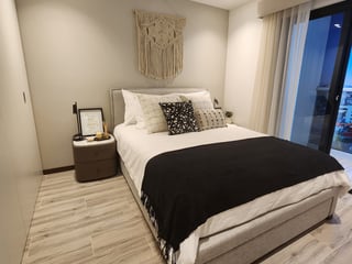 Apartamento en Venta con Jardin en Zona 10 Guatemala - Image 11