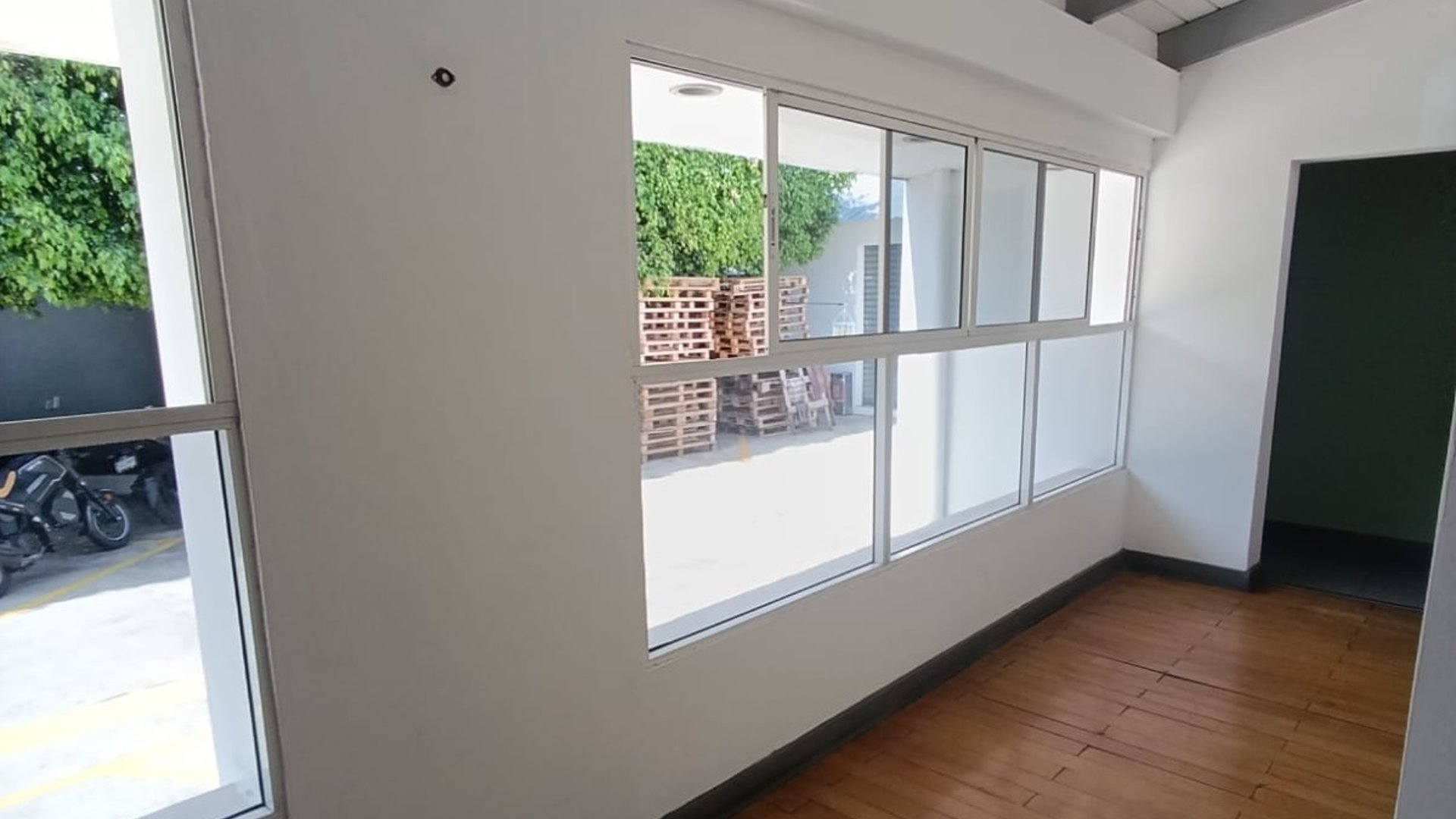 Propiedad Comercial en Alquiler zona 9 - Miniatura 28