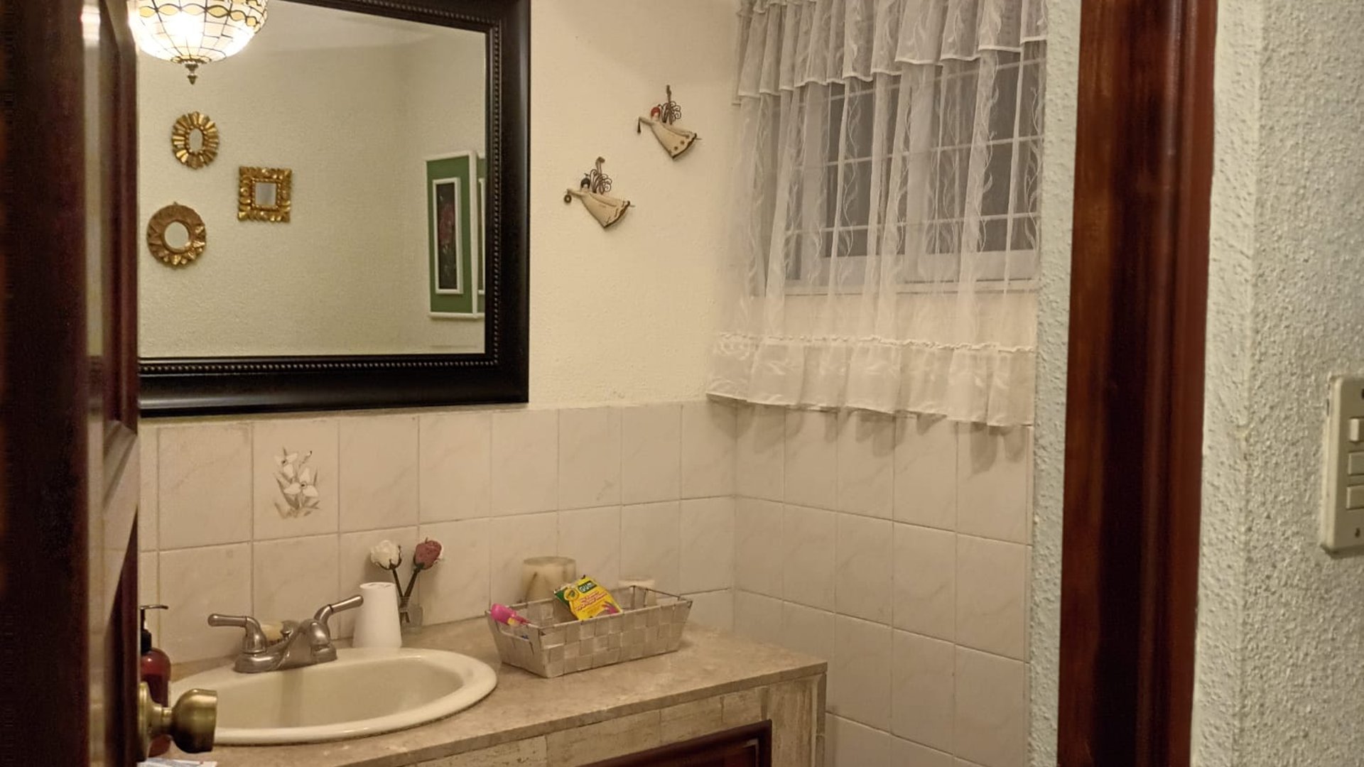 Exclusiva Casa en Condominio - San José Pinula, Guatemala - Miniatura 2