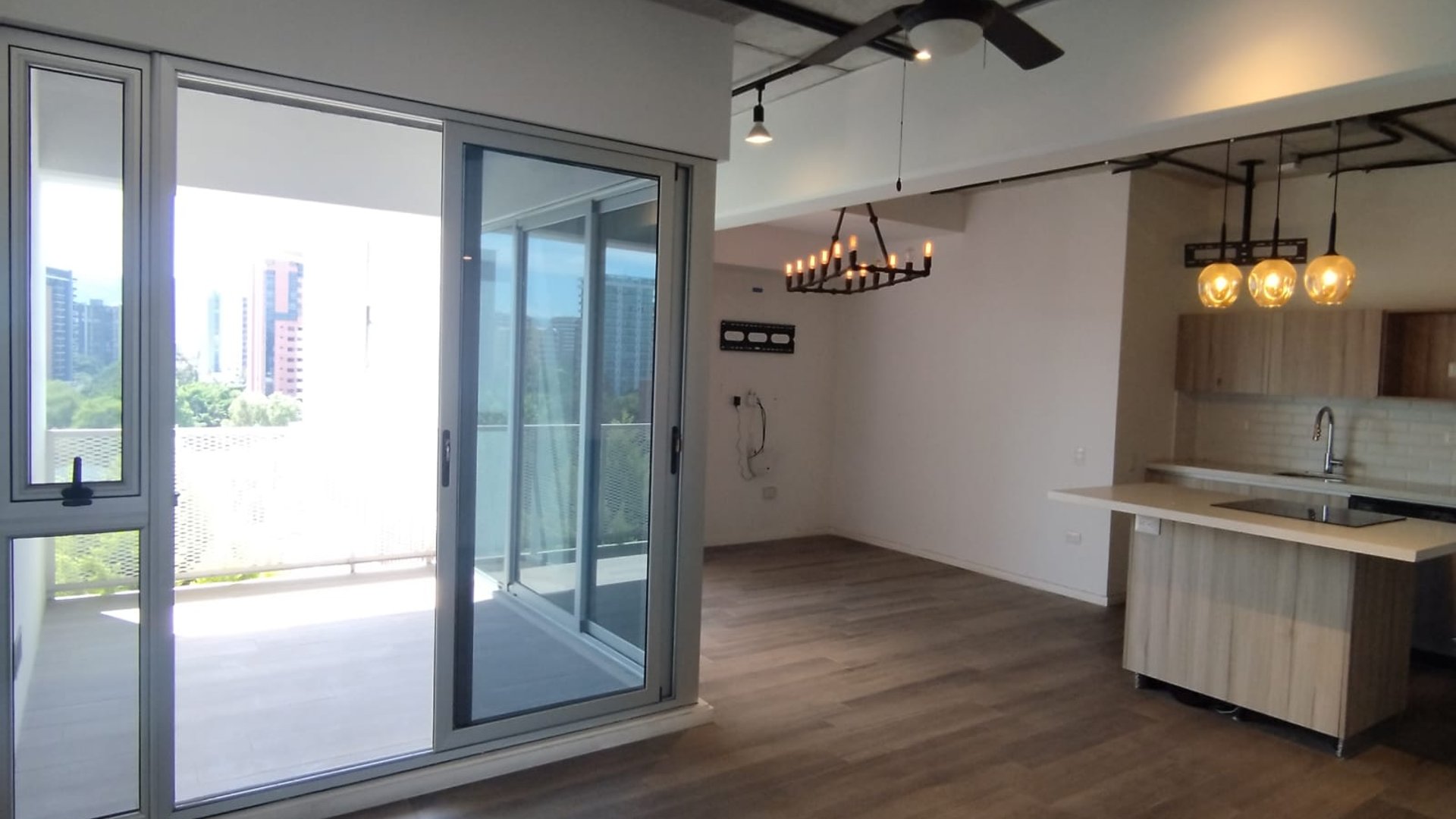 ???? APARTAMENTO EN RENTA – 2 HAB + 2 BALCONES | NARAMA | ZONA 13 - Miniatura 2