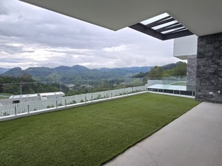 En venta exclusiva casa el Pulte Zona 16 Guatemala - Image 1