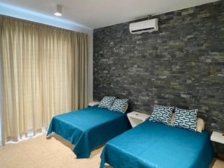 Casa en venta, en Monterrico - 2