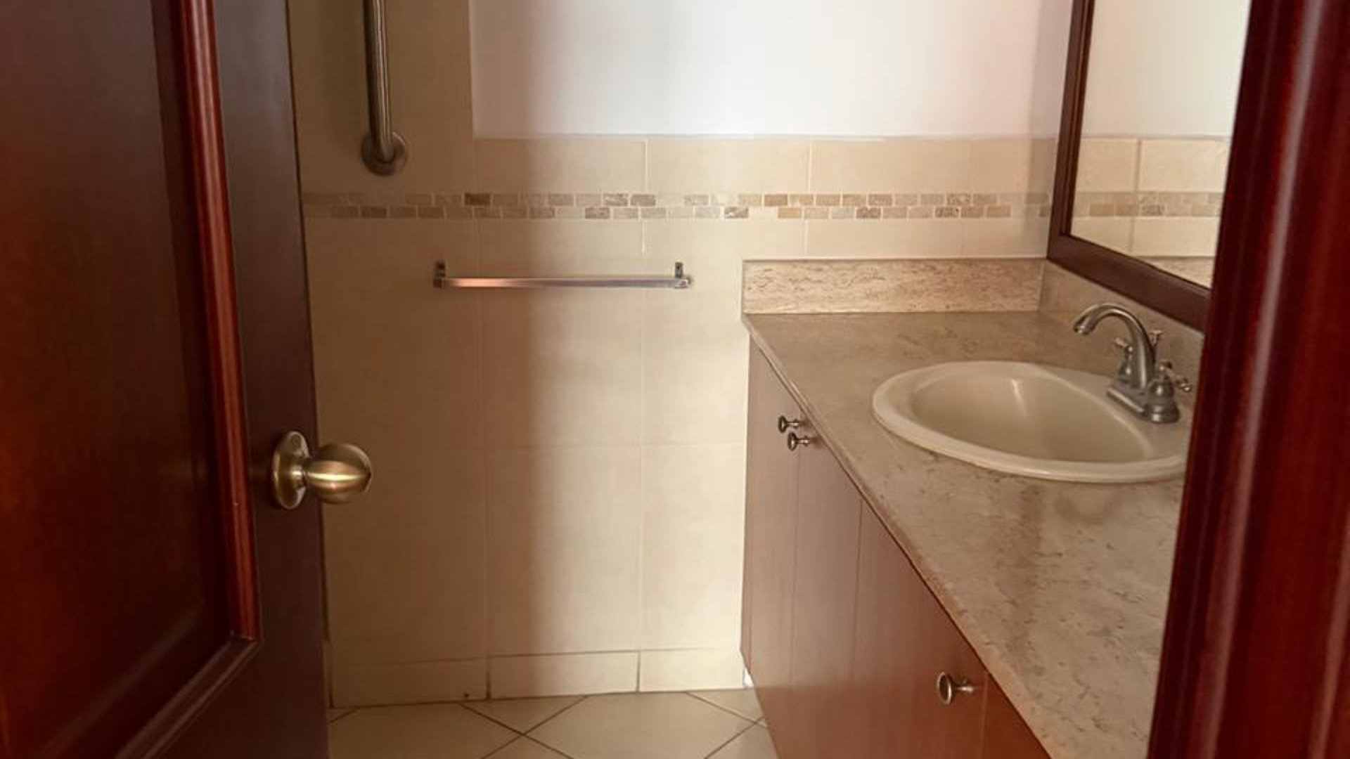 Apartamento en renta zona 14 / Bellagio - Miniatura 9