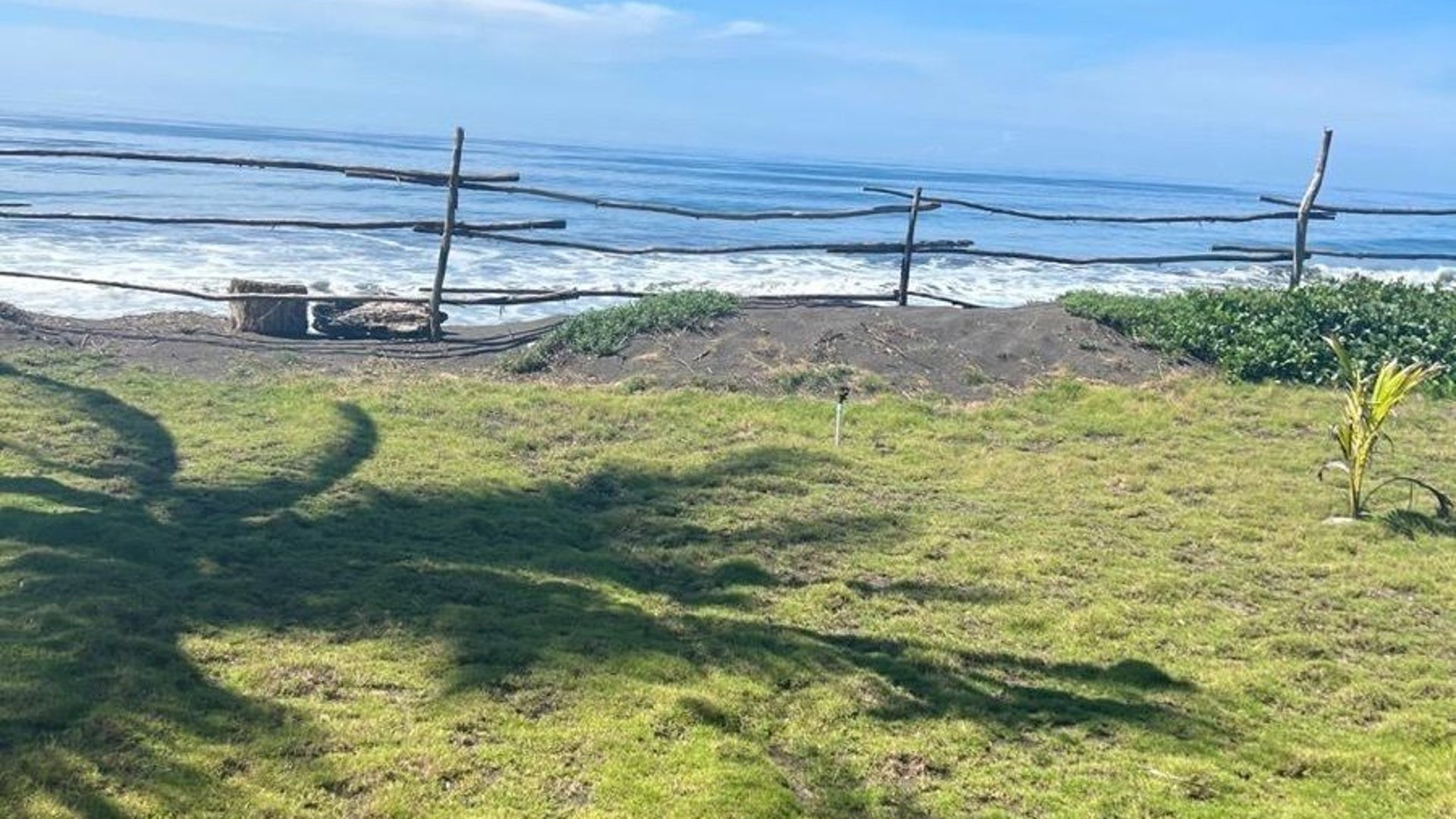 Terreno en Venta carretera a Monterrico