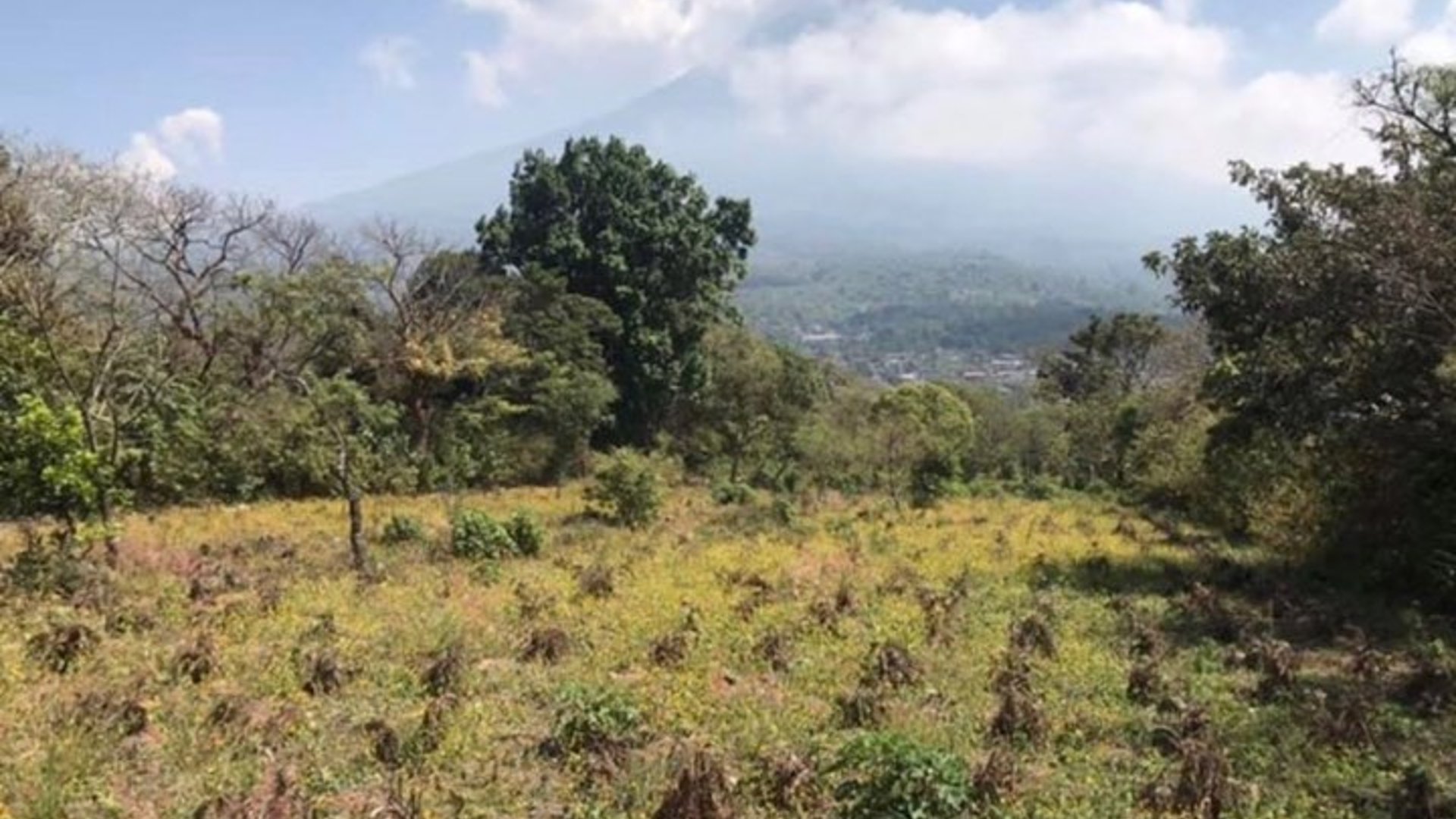 TERRENO A LA VENTA EN ALOTENANGO, SACATEPÉQUEZ.