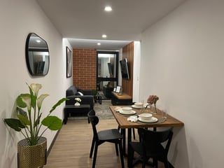 Apartamento en Venta en Zona 14, Sector la Villa - Image 1