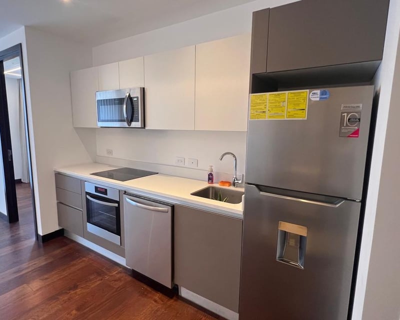 Apartamento con gimnasio en renta de 1 habitacion en zona 10 Ref-5256