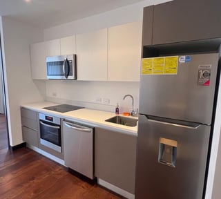 Apartamento con gimnasio en renta de 1 habitacion en zona 10 Ref-5256