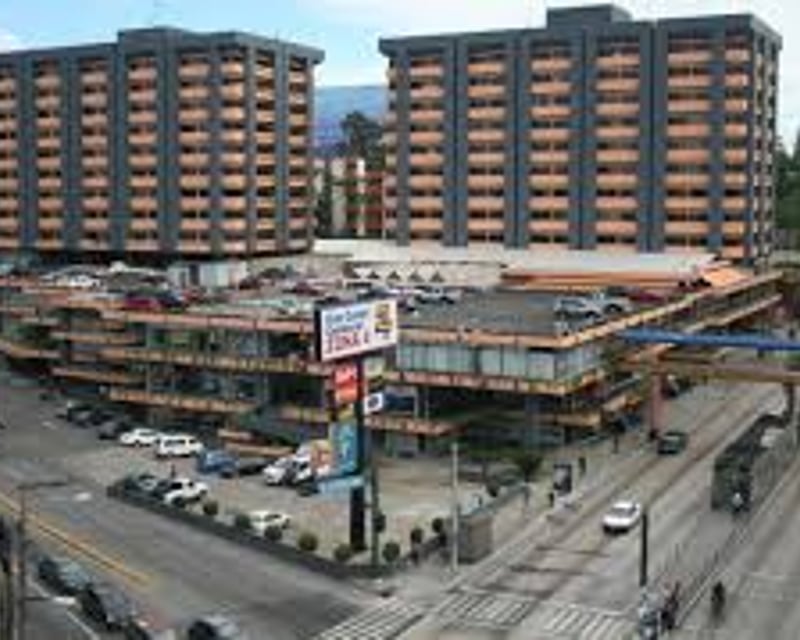 📍 LOCAL EN RENTA – EDIFICIO GRAN CENTRO COMERCIAL | ZONA 4