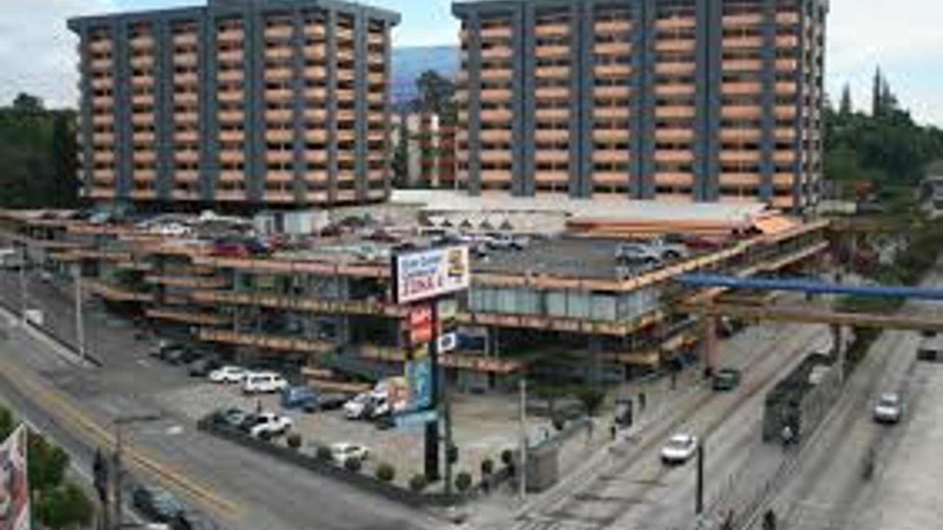 ???? LOCAL EN RENTA – EDIFICIO GRAN CENTRO COMERCIAL | ZONA 4