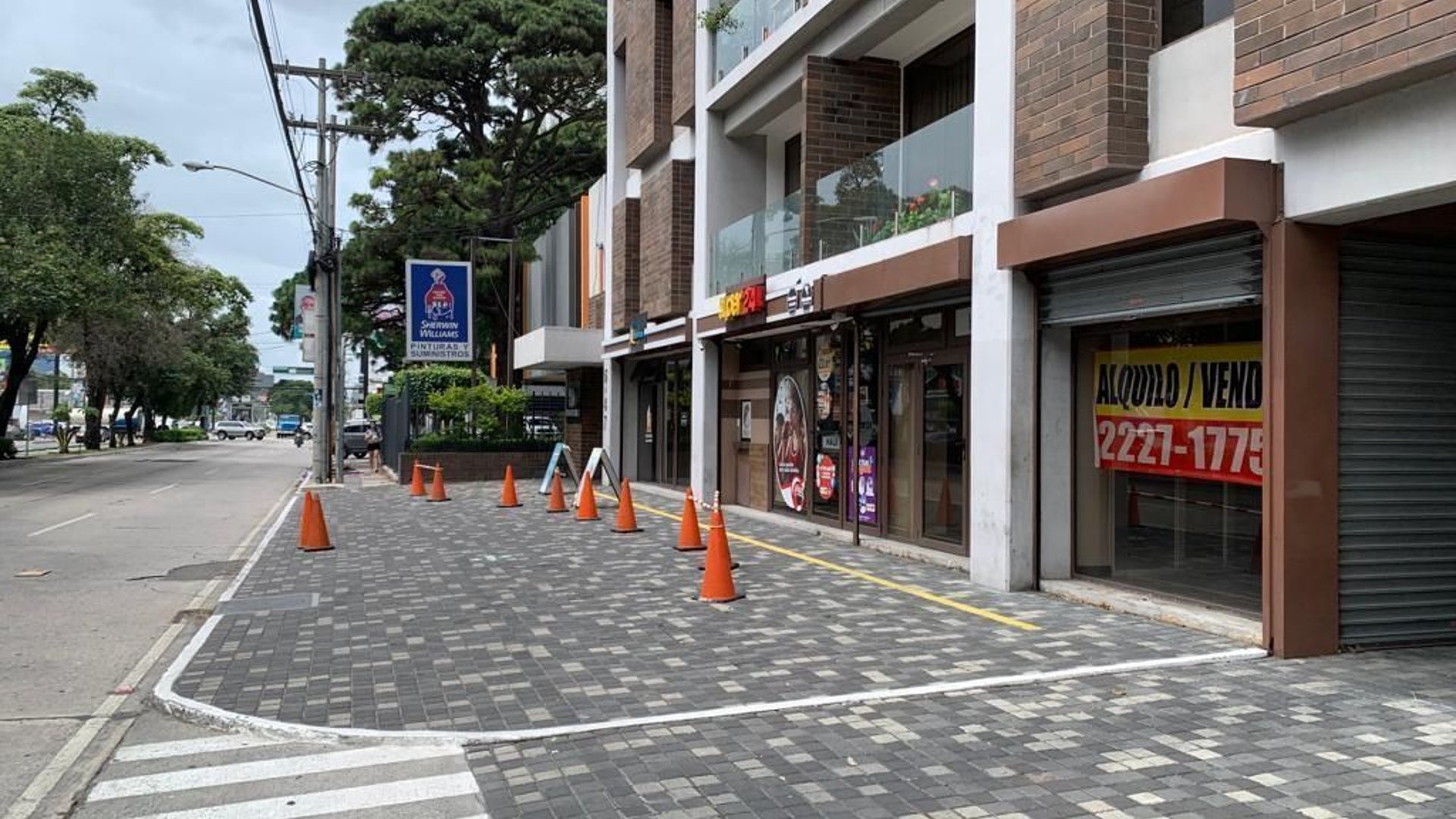 LOCAL EN VENTA Y ALQUILER EN ZONA 9 - Miniatura 6