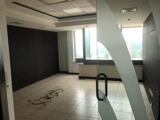 Alquilo Oficina en edificio Paseo Plaza zona 10 - 3