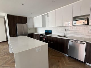 Apartamento en Renta en Edificio  – Zona 10 | Moderno y Amplio - 3