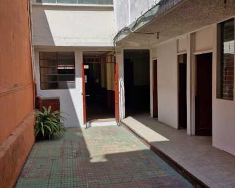 Casa grande en Venta/Alquilo ideal para hotel, oficinas, colegio en z2