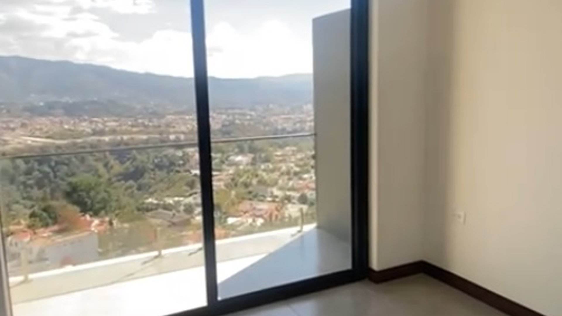 Apartamento en alquiler, Elemento zona 13.