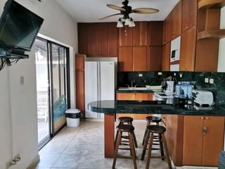Apartamento en venta, en Monterrico - 3