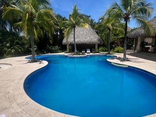 Casa en venta con salida al mar, Condominio Puerta Del Mar - Image 1