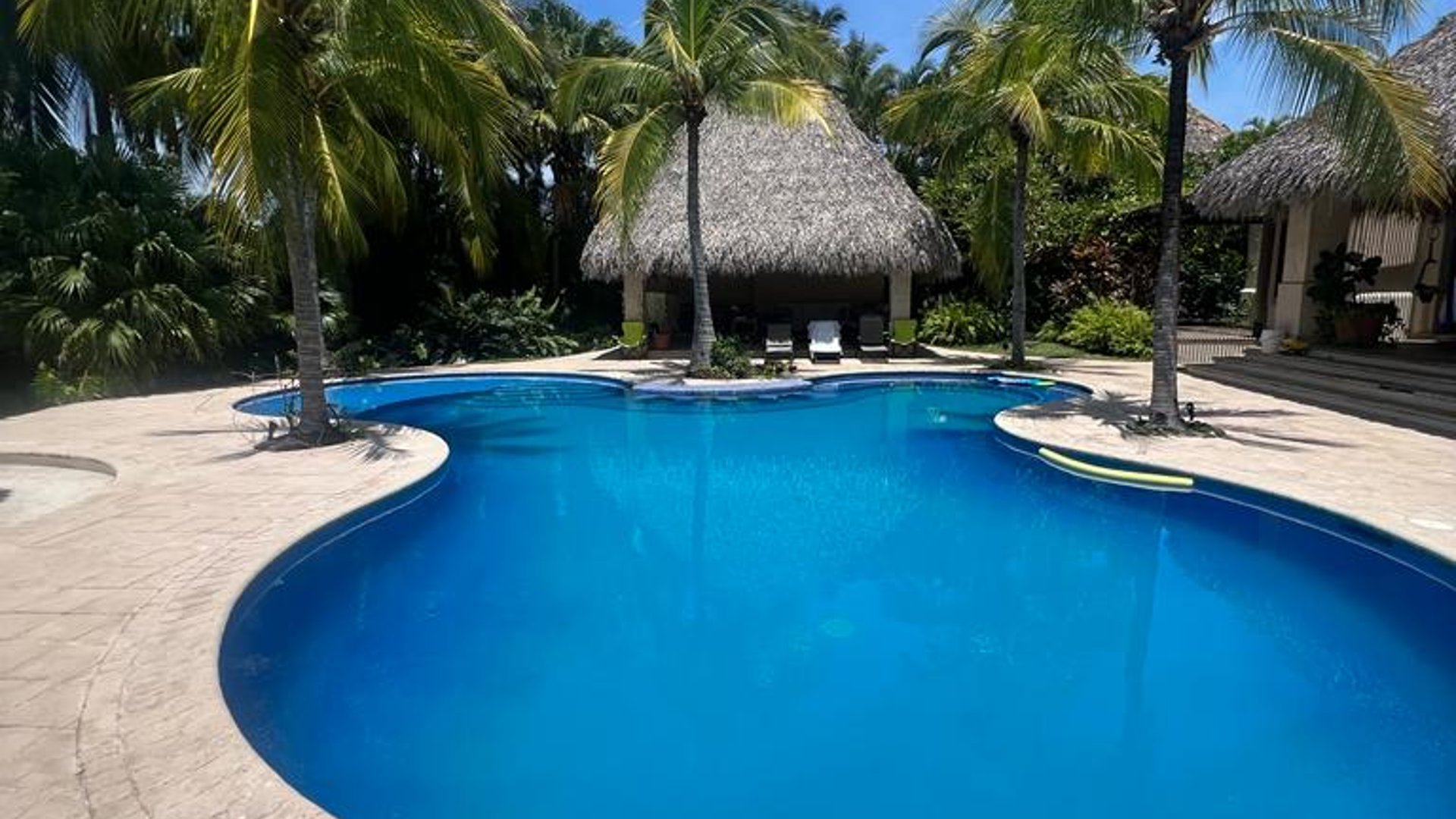 Casa en venta con salida al mar, Condominio Puerta Del Mar