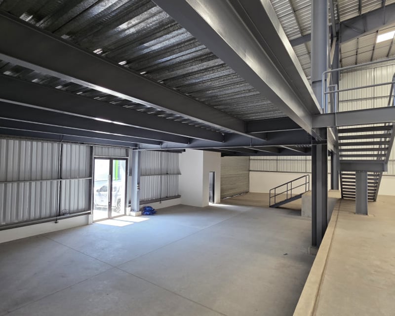 Ofibodega 1,362 m² Total en Venta - Zona Industrial