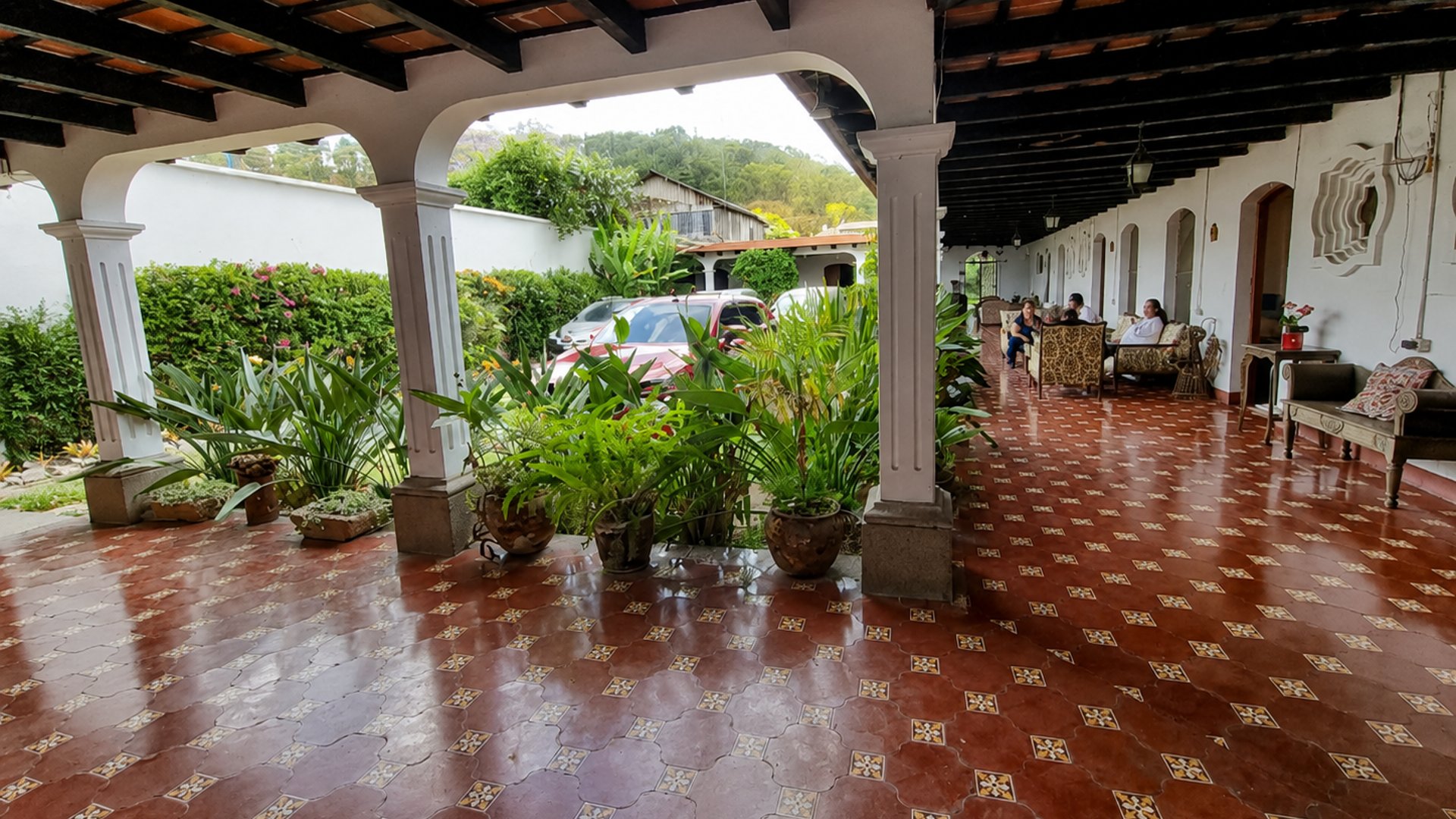 CASA EN VENTA | CENTRO DE LA ANTIGUA GUATEMALA - Miniatura 2