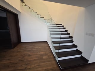 Venta de Penthouse de 4 habitaciones en zona 10 Ref-5053 - Image 8