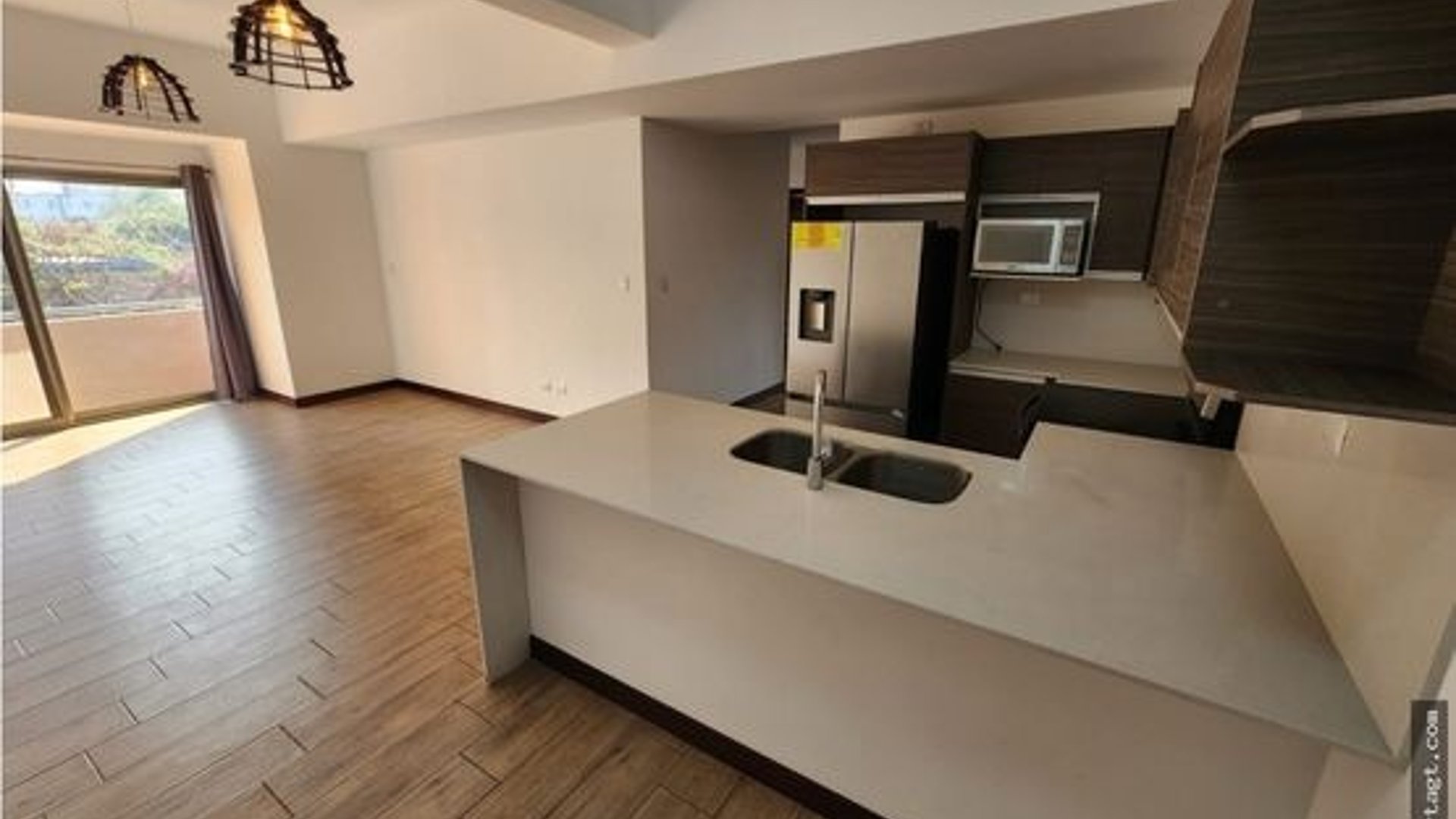 Apartamento en renta en nivel alto 3 habitaciones en zona 10 Ref-5932