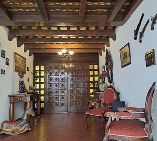 Casa con pérgola en venta de 5 habitaciones en zona 15 Ref-5684