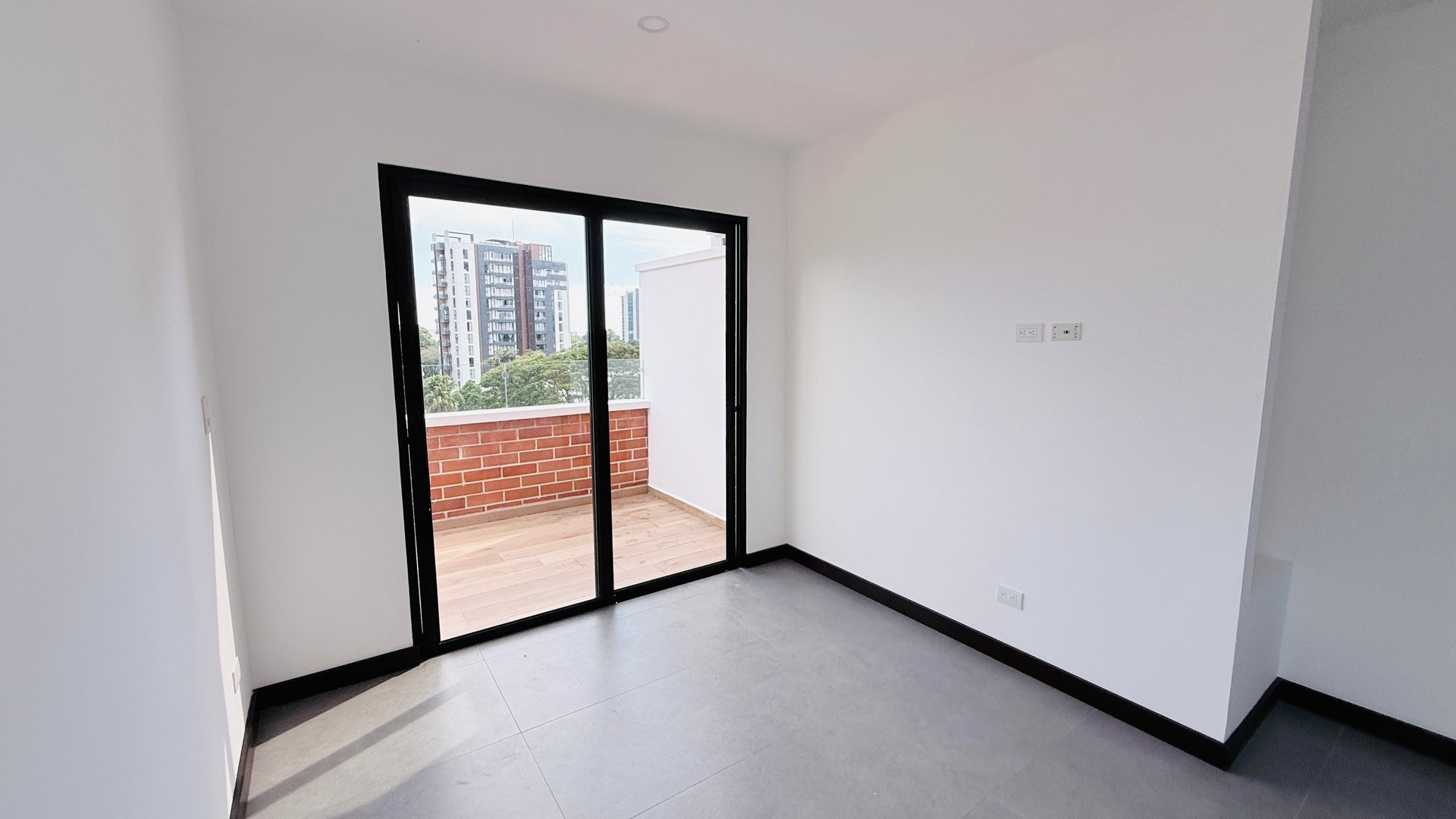 APARTAMENTO PARA ESTRENAR  3 HABS. 119Mts2 EDIF. Arles ZONA 15 - Miniatura 8