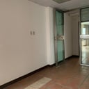 OFICINA EN 154 M2 EN EDIFICIO MURANO CENTER ZONA 10 - Miniatura 2
