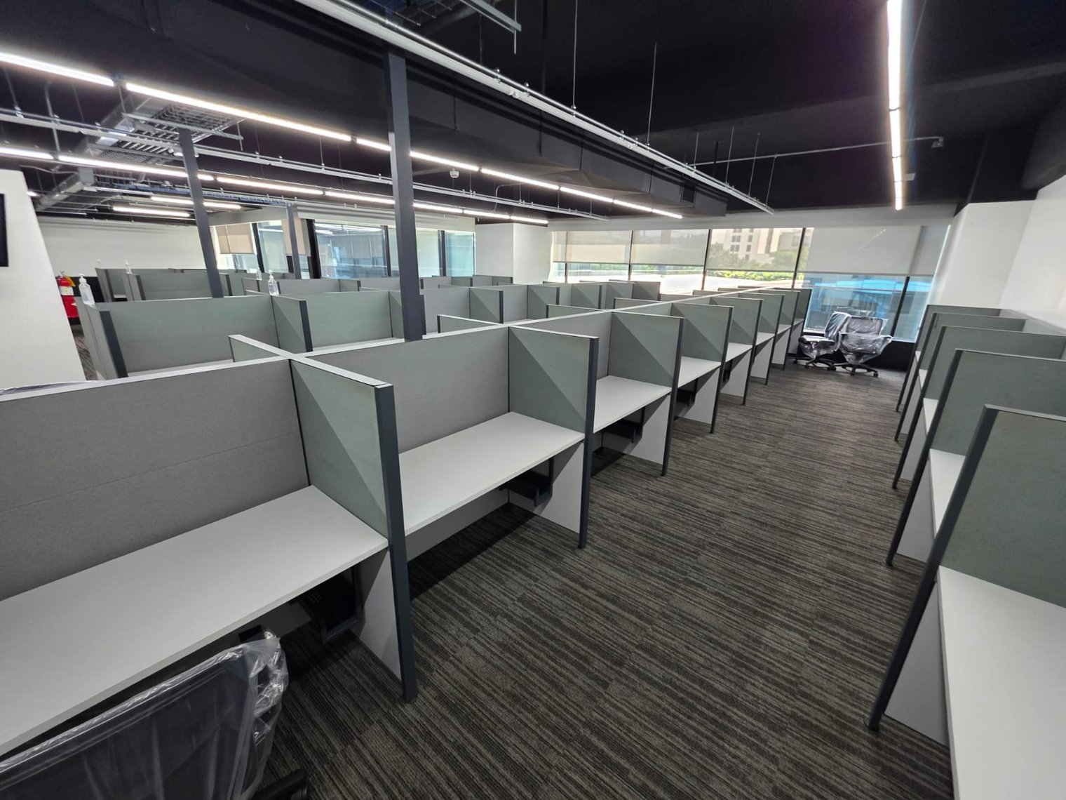 Oficina en renta area céntrica zona 13 ideal para Call Center Ref-5287