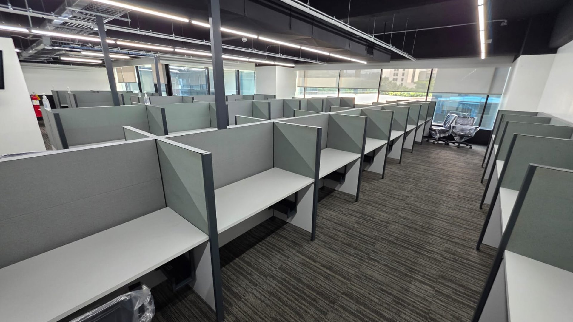 Oficina en renta area céntrica zona 13 ideal para Call Center Ref-5287