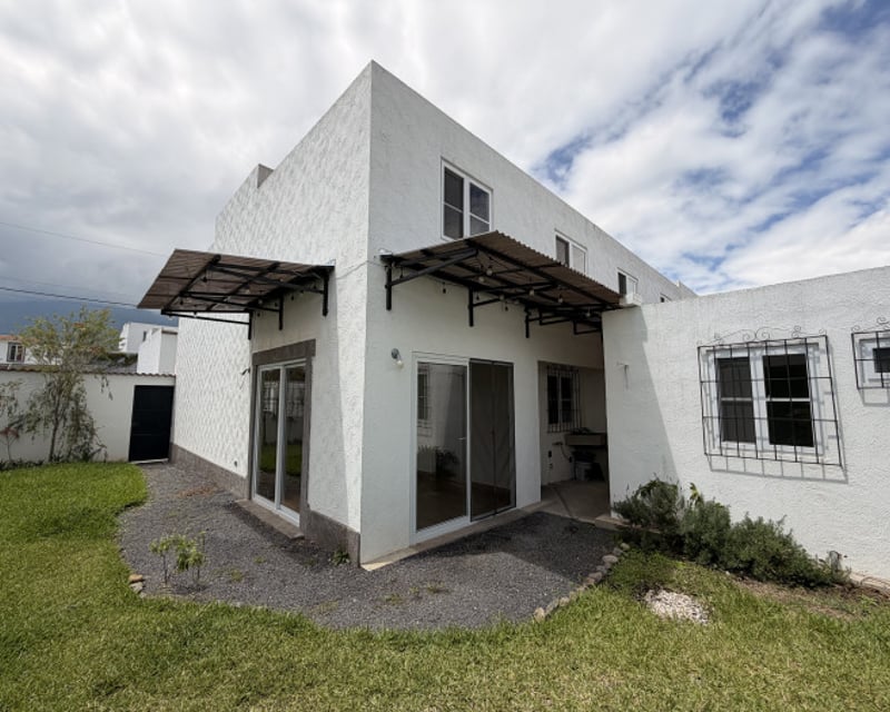 Casa en Renta en Fuentes del valle San Miguel II