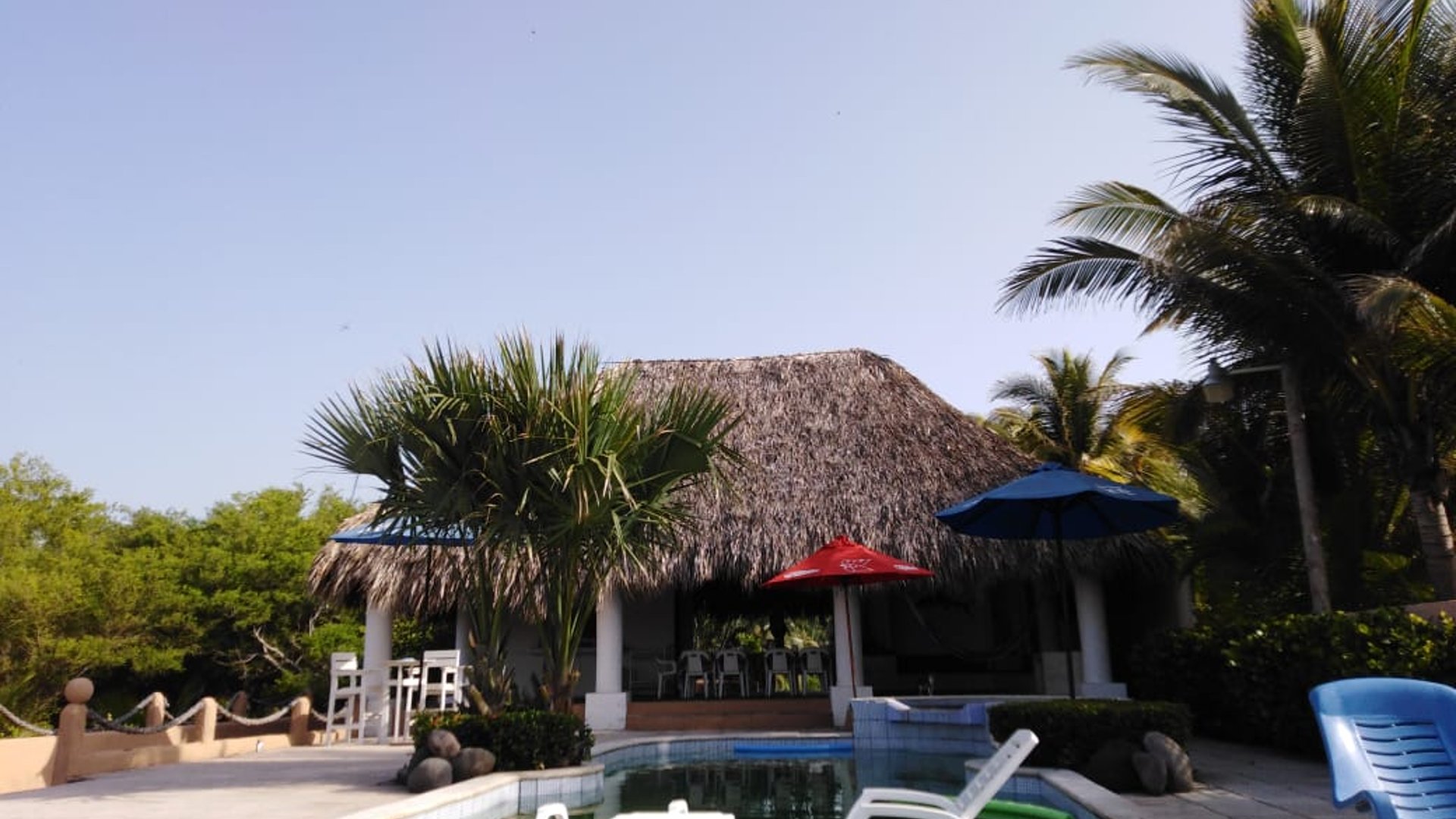Espectacular Casa de Playa en Chulamar - 4 Hab | Piscina Privada - Miniatura 4