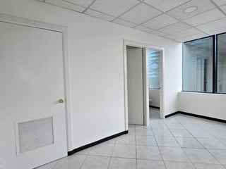 En renta en zona 14 Guatemala Oficina Comercial - 3
