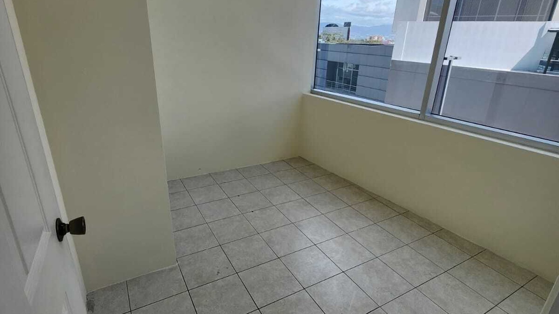 Oficina en ALQUILER en Pradera zona 10