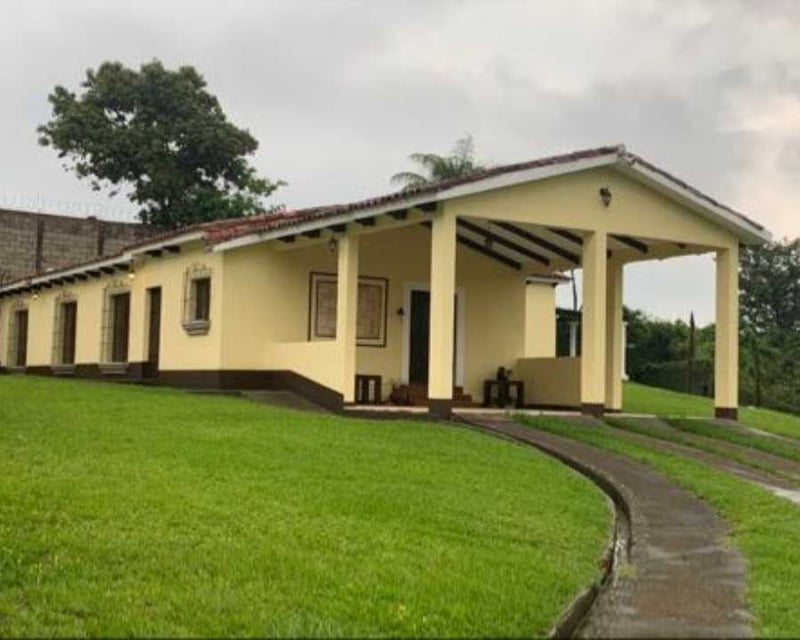 Casa en Venta. Santa Cruz Naranjo Santa Rosa.