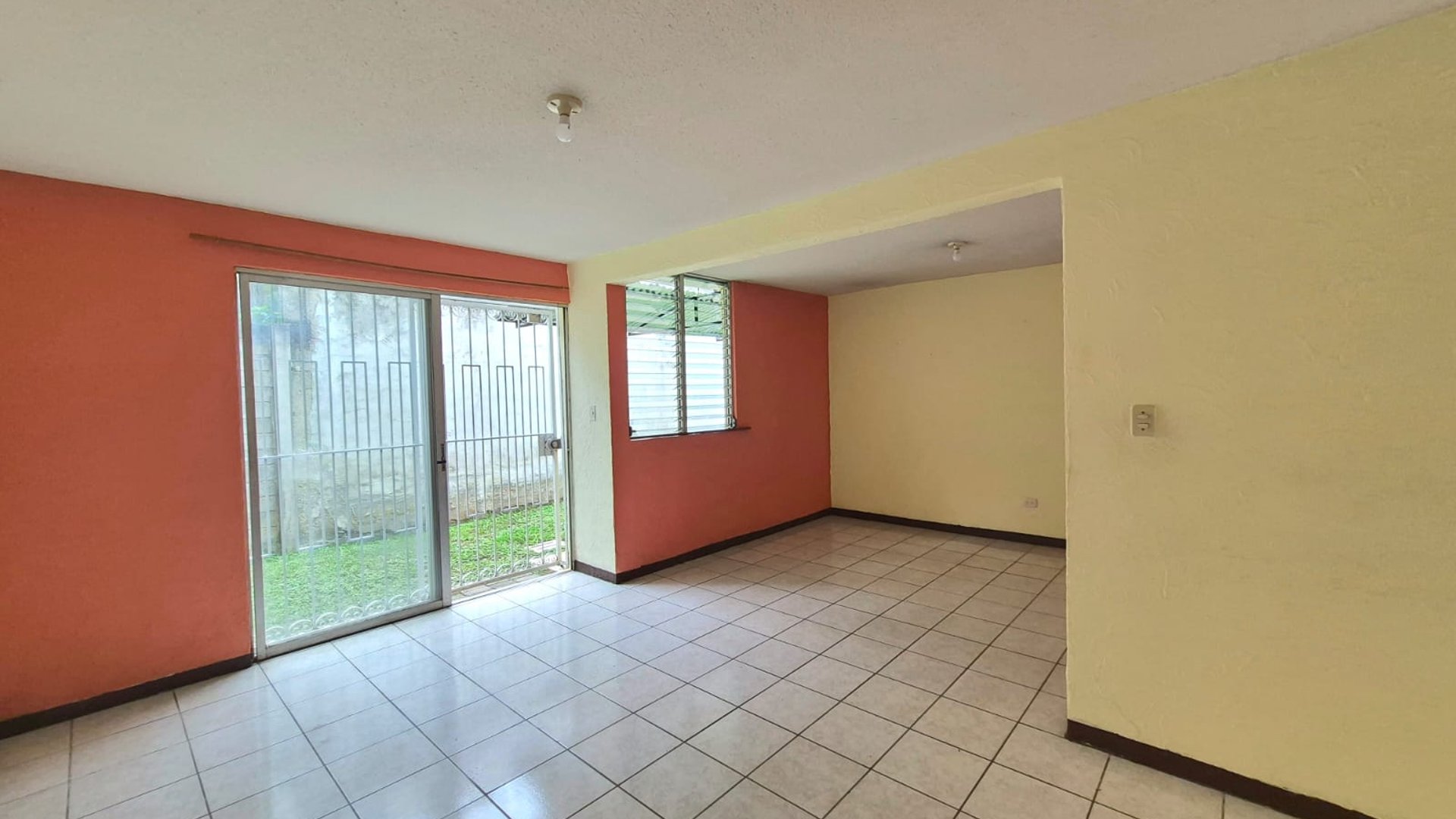 RENTA Casa Zona 2 Residenciales Villas Arcángel - Miniatura 2