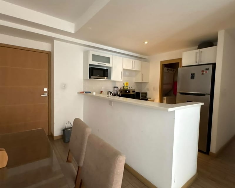 RENTO APTO AMUEBLADO ZONA 10 CITYHAUS REF.6958  3 HAB, 2 BAÑOS, 2 PARQUEOS, 75M2