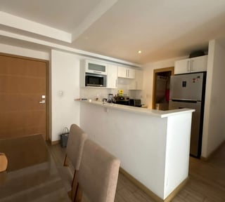 RENTO APTO AMUEBLADO ZONA 10 CITYHAUS REF.6958  3 HAB, 2 BAÑOS, 2 PARQUEOS, 75M2