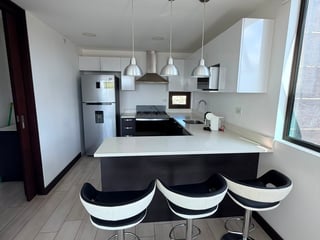 APARTAMENTO EN RENTA |AMUEBLADO | LIV | ZONA 15 - 2