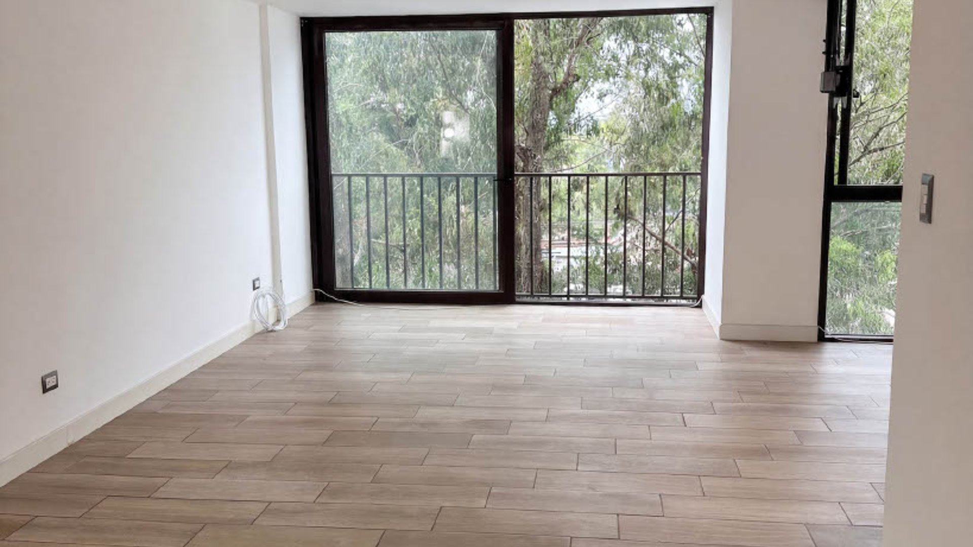Apartamento en zona 11 de espacio abierto - Miniatura 2