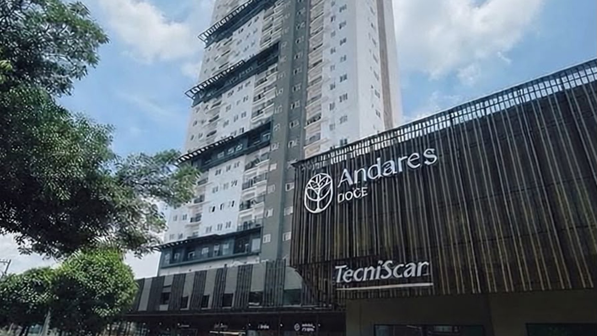 Venta de Apartamento en zona 12 Andares Doce de 3 dormitorios, nivel alto