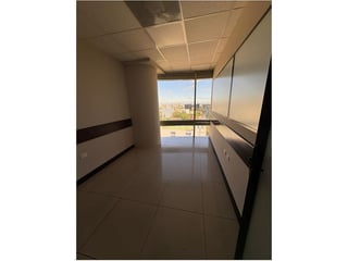 Oficina en Renta – Edificio Sixtino I, Zona 10 - 4