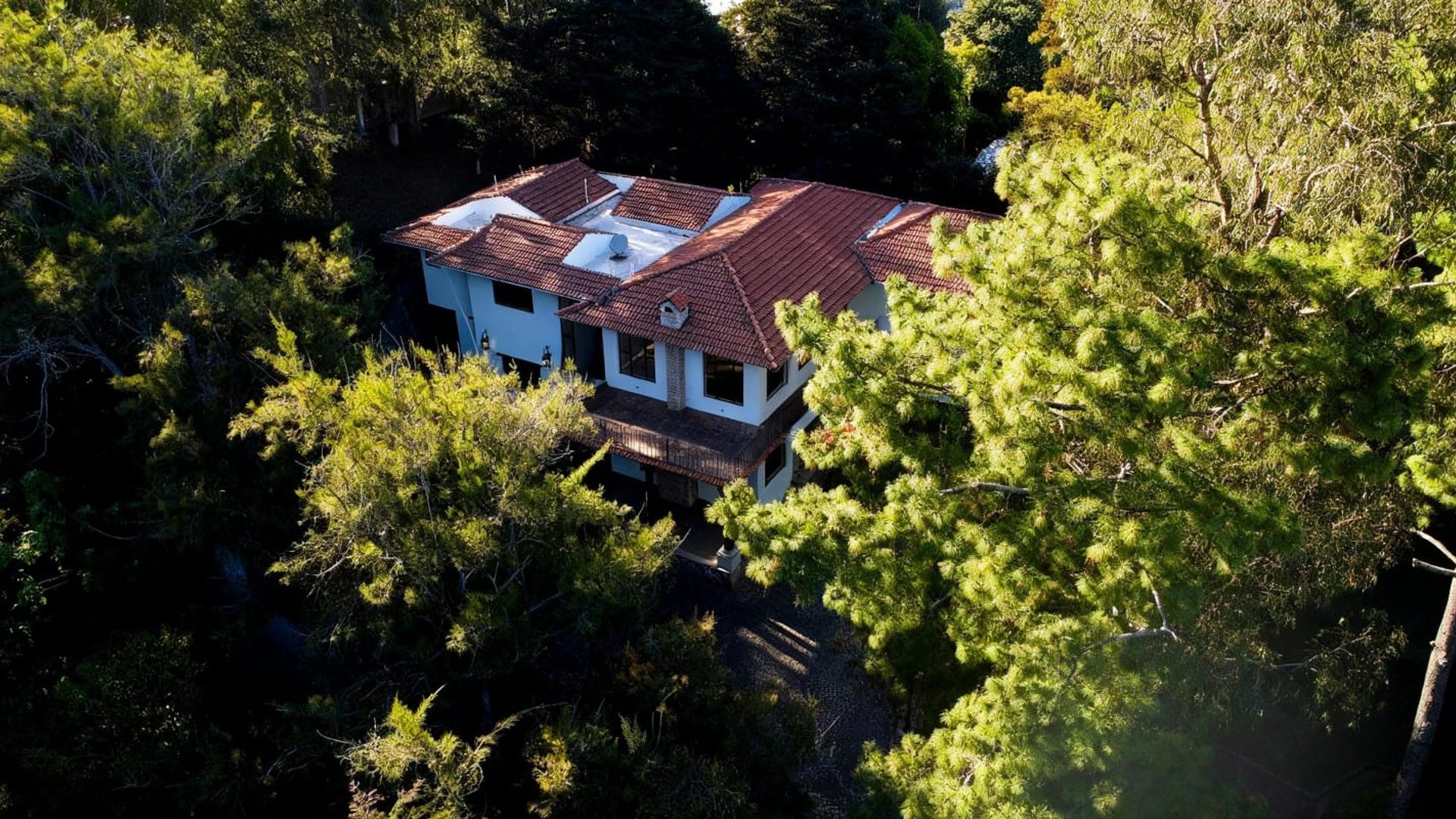 Exclusiva Mansión en Sacatepéquez, Guatemala: Lujo y Espacio