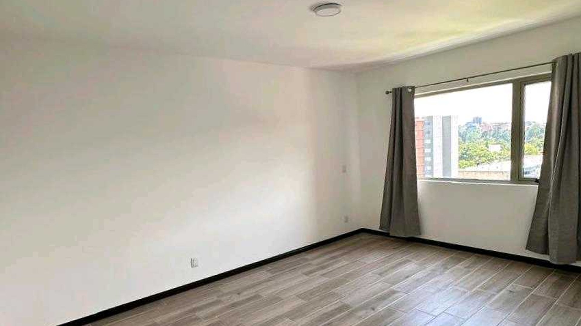APARTAMENTO EN ALQUILER???? Edificio Seghería, Zona 14, La Villa - Miniatura 7