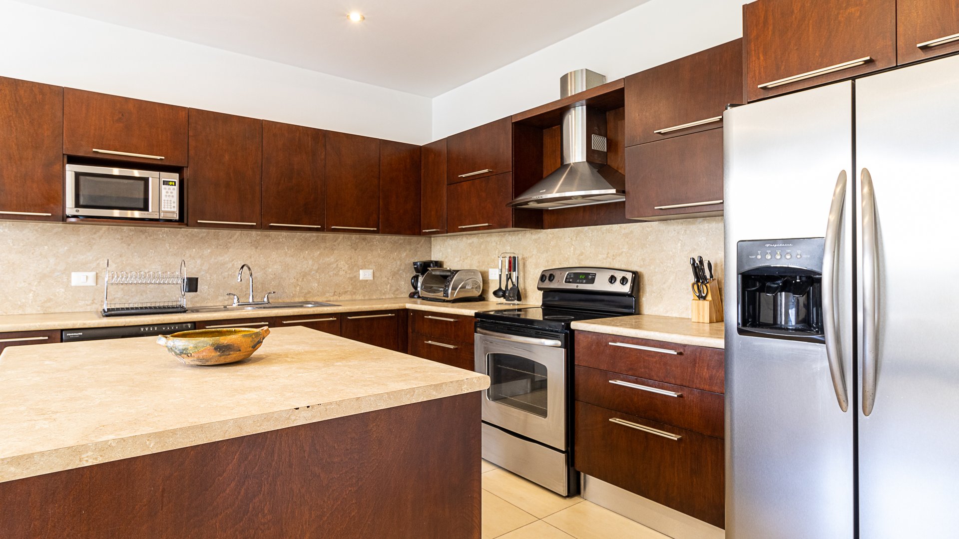 Apartamento amueblado en alquiler, Edificio Quinta Avenida zona 14 - Miniatura 10