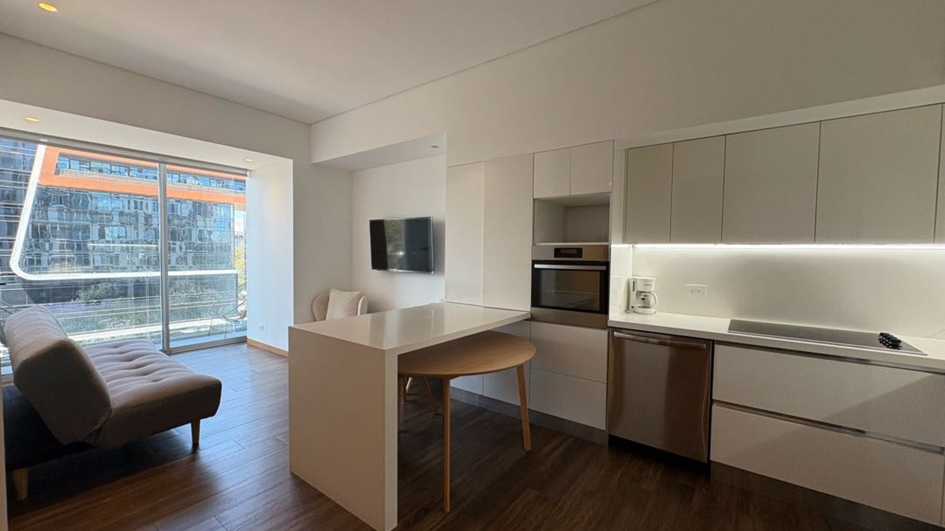 Apartamento amueblado de 2 habitaciones en alquiler, Avia zona 10