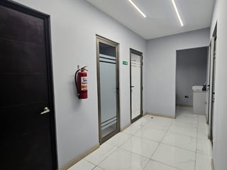 Clínicas en renta Edificio Renovati, z10 - 4