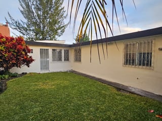 Venta de Casa en Colonia El Maestro de Zona 15 - Image 1